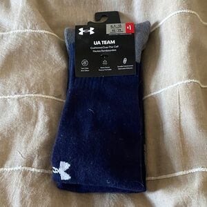 Under Armour Men's Dark Blue Athletic Socks over the calf